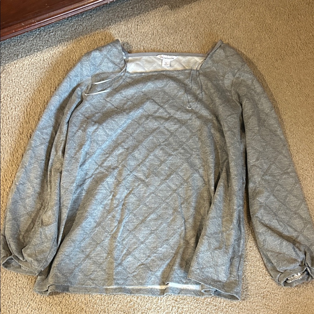 Liz Claiborne Gray Quilted Blouse
